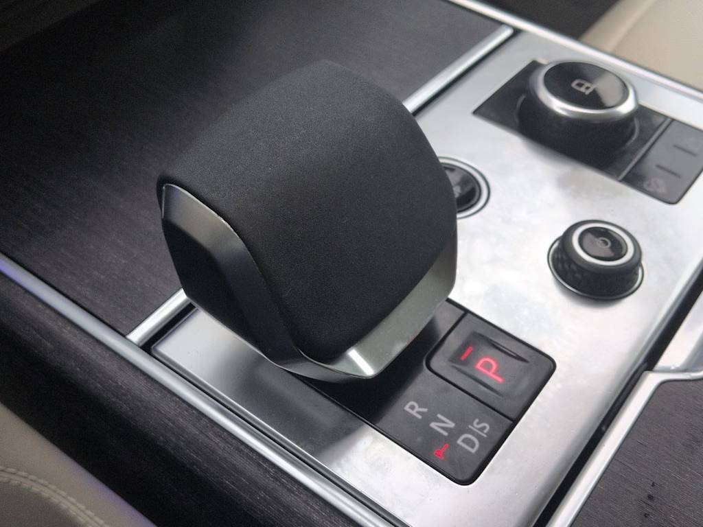 Thumbnail: 2023 Land Rover Range Rover - 15