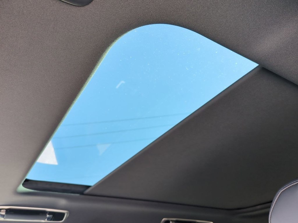 Thumbnail: 2025 Land Rover Range Rover - 24