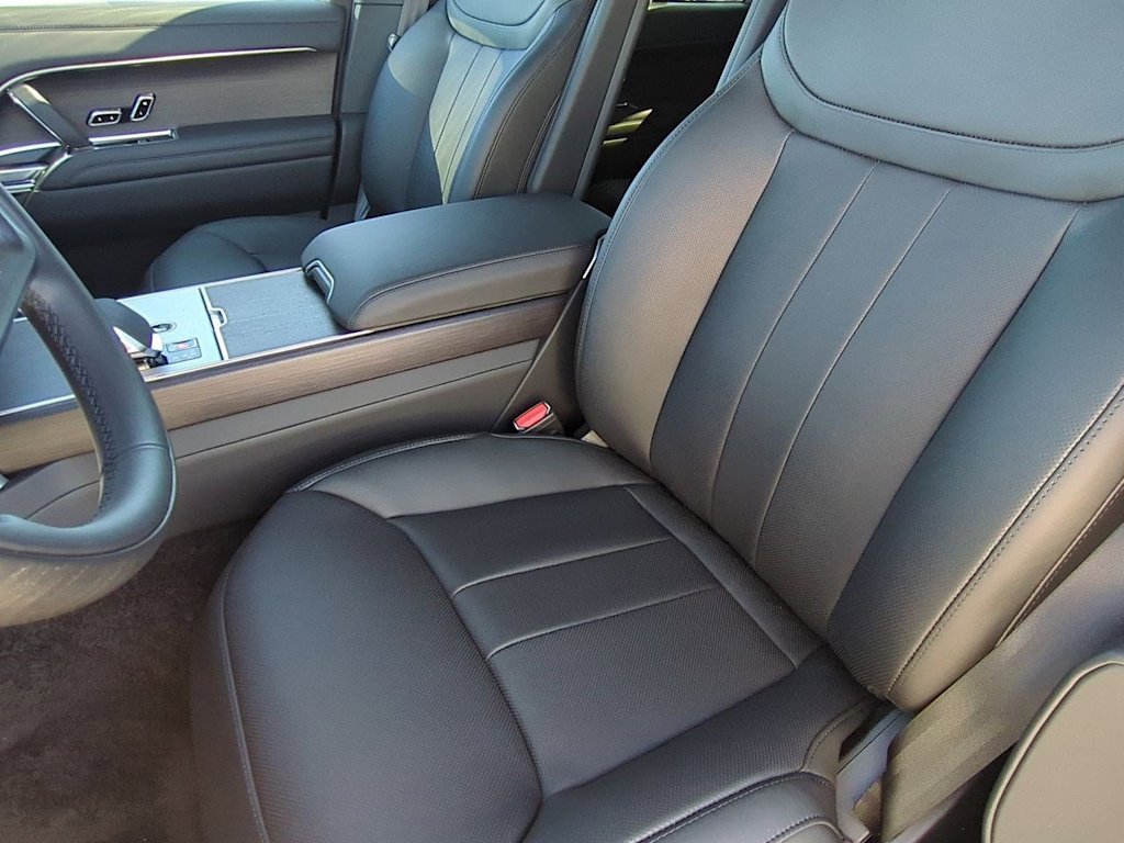 Thumbnail: 2025 Land Rover Range Rover - 10