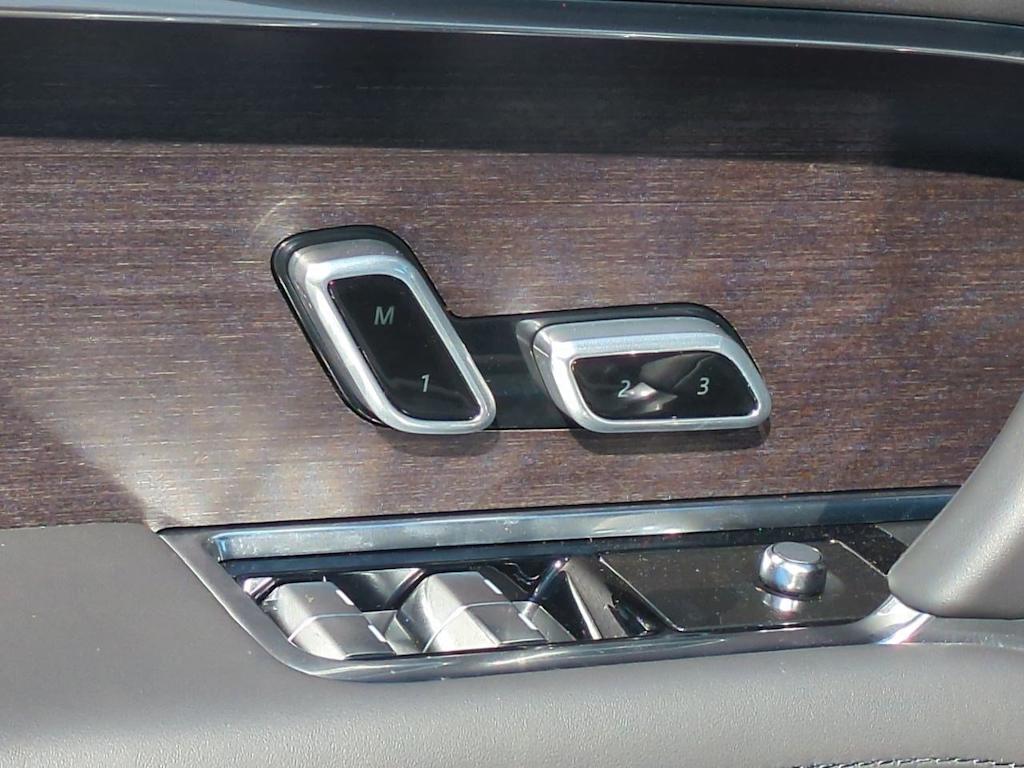 Thumbnail: 2025 Land Rover Range Rover - 23