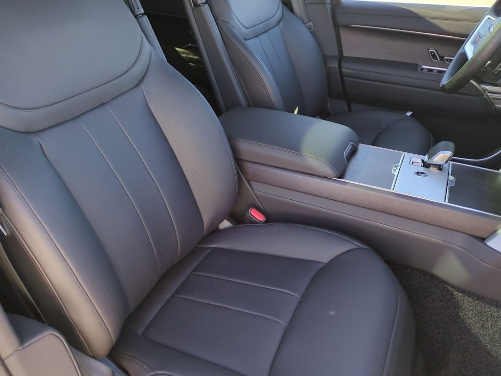 Thumbnail: 2025 Land Rover Range Rover - 27