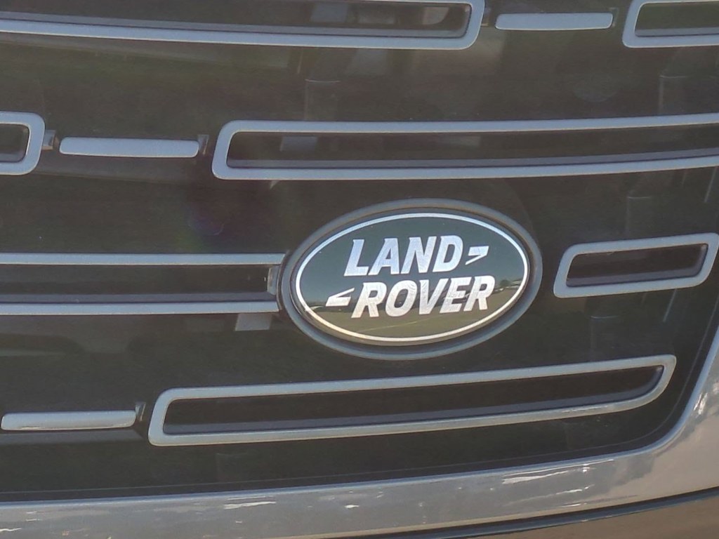 Thumbnail: 2025 Land Rover Range Rover - 7