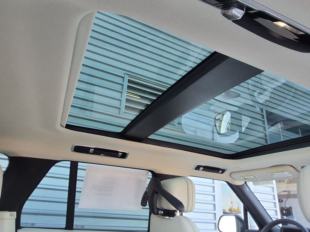 Thumbnail: 2026 Land Rover Range Rover - 28