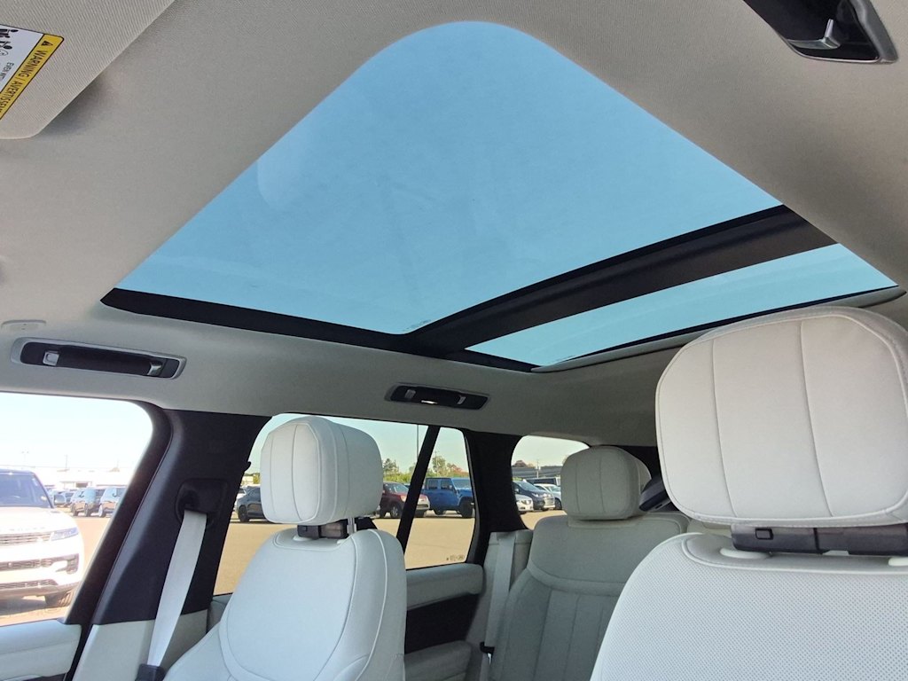 Thumbnail: 2026 Land Rover Range Rover - 25