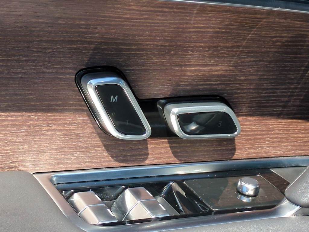 Thumbnail: 2023 Land Rover Range Rover - 24