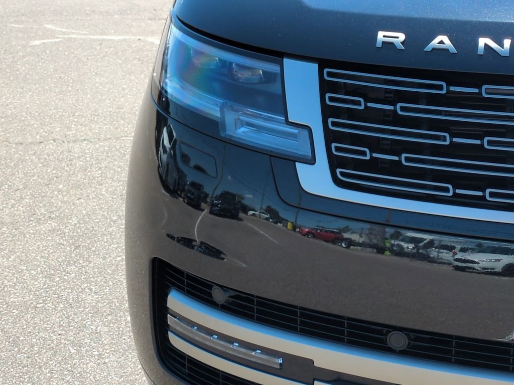 Thumbnail: 2023 Land Rover Range Rover - 6