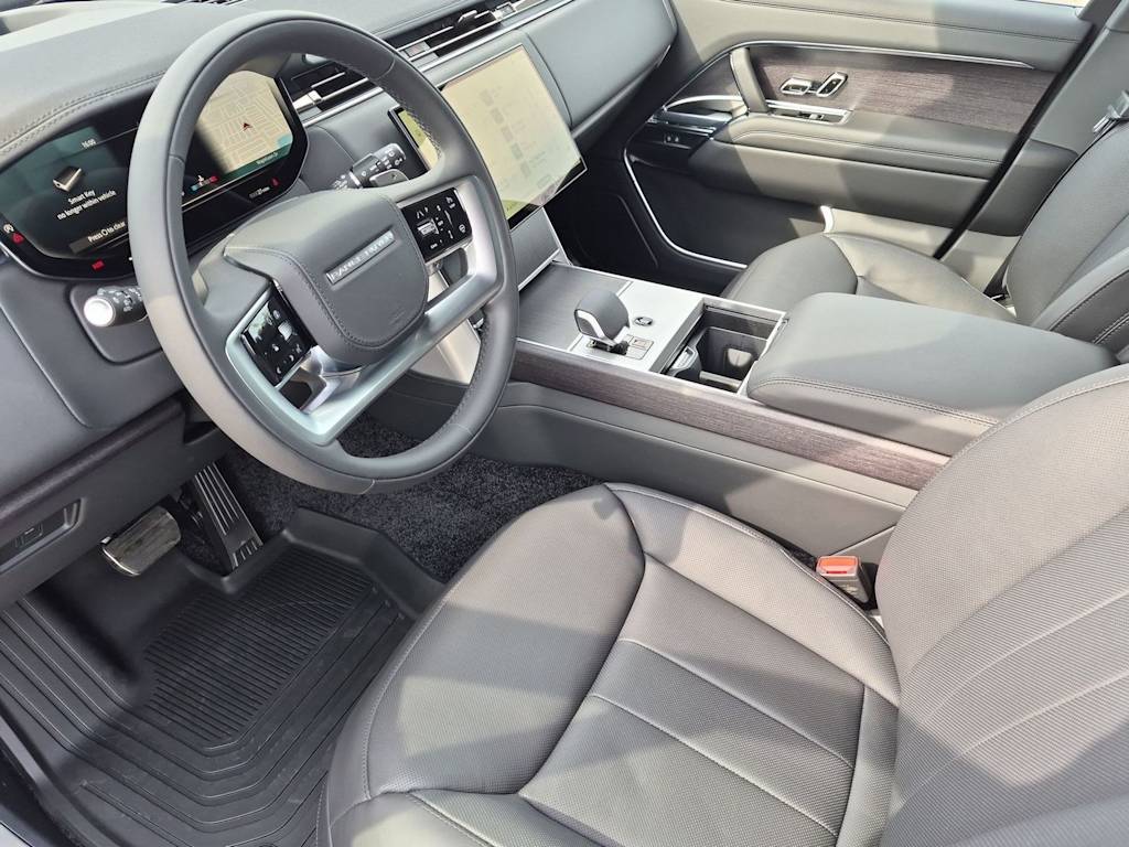 Thumbnail: 2026 Land Rover Range Rover - 10