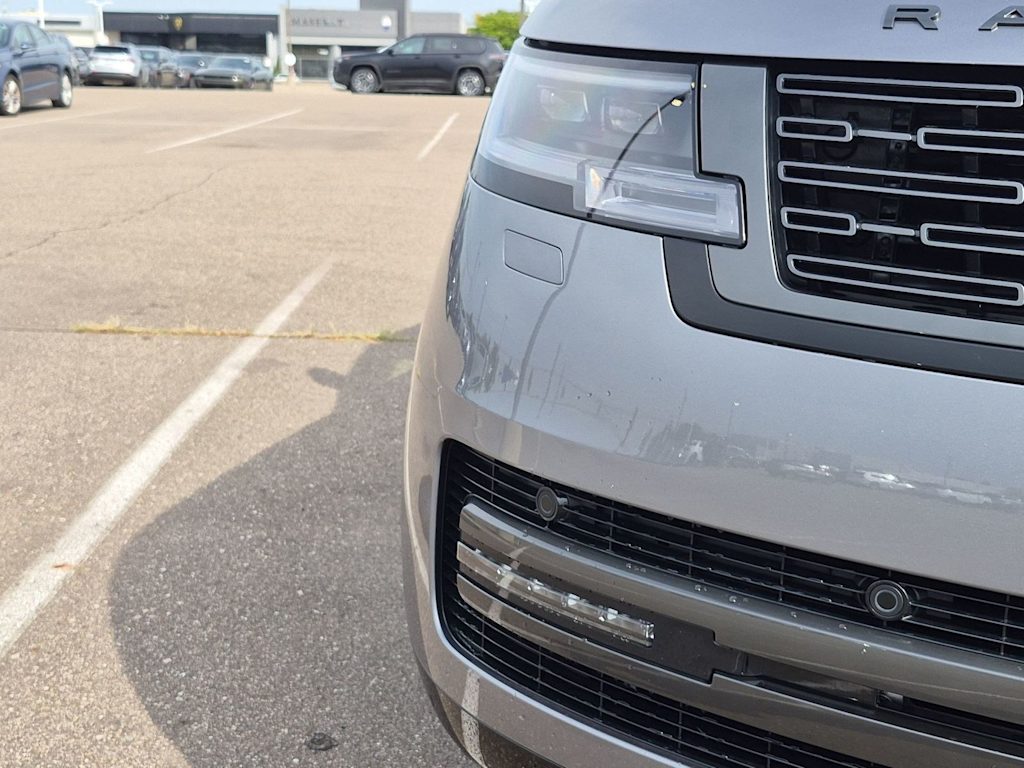 Thumbnail: 2026 Land Rover Range Rover - 6
