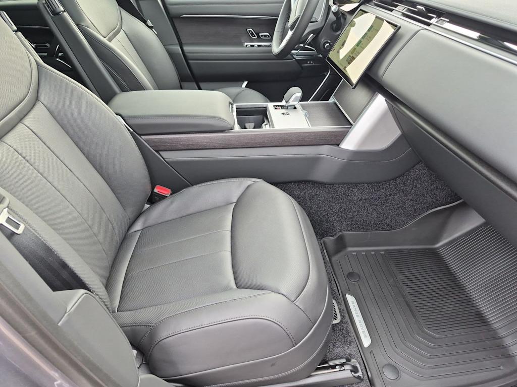 Thumbnail: 2026 Land Rover Range Rover - 29