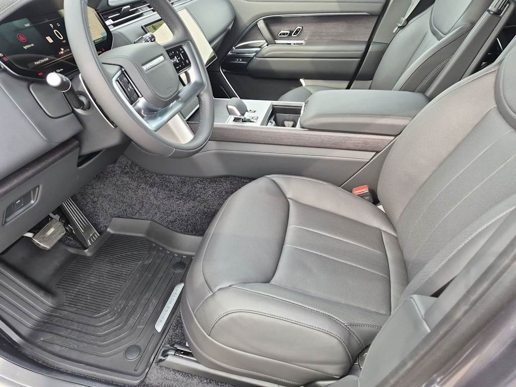 Thumbnail: 2026 Land Rover Range Rover - 11