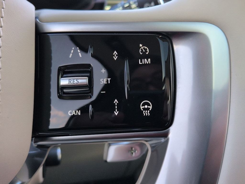 Thumbnail: 2024 Land Rover Range Rover - 32