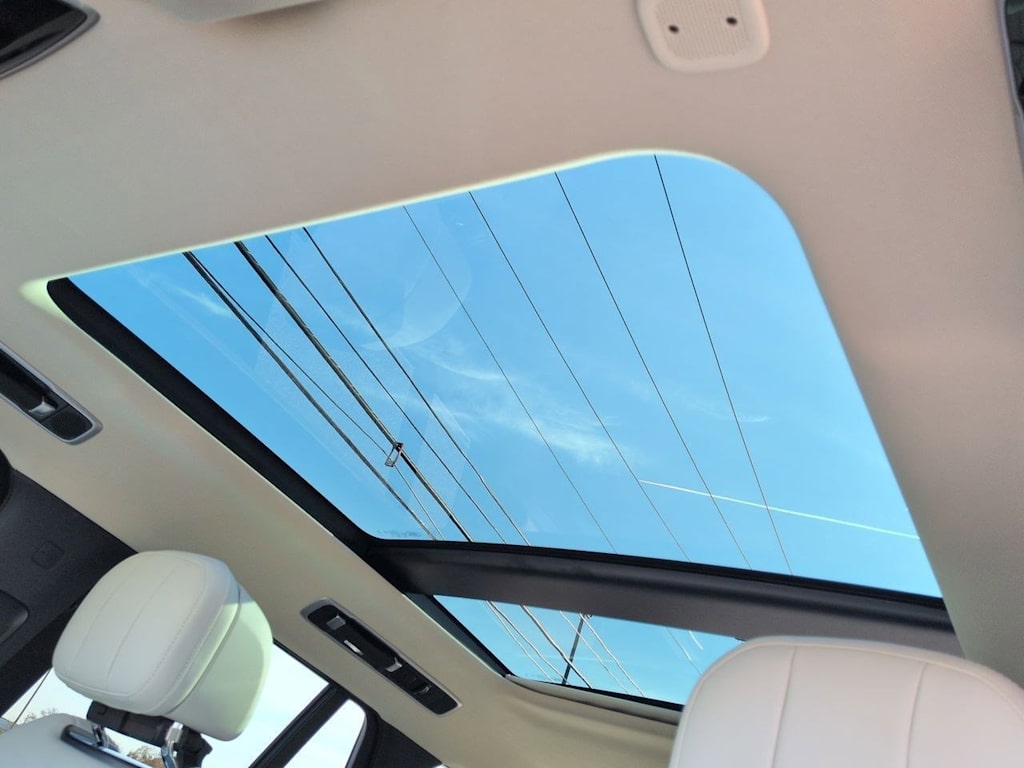 Thumbnail: 2024 Land Rover Range Rover - 27