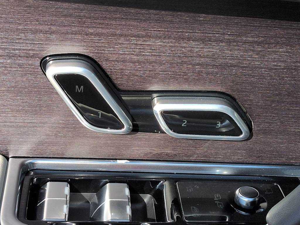 Thumbnail: 2024 Land Rover Range Rover - 26