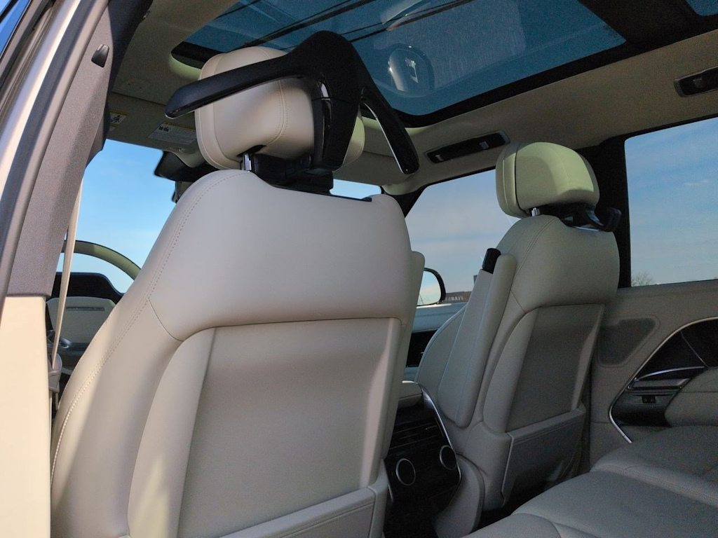 Thumbnail: 2024 Land Rover Range Rover - 12