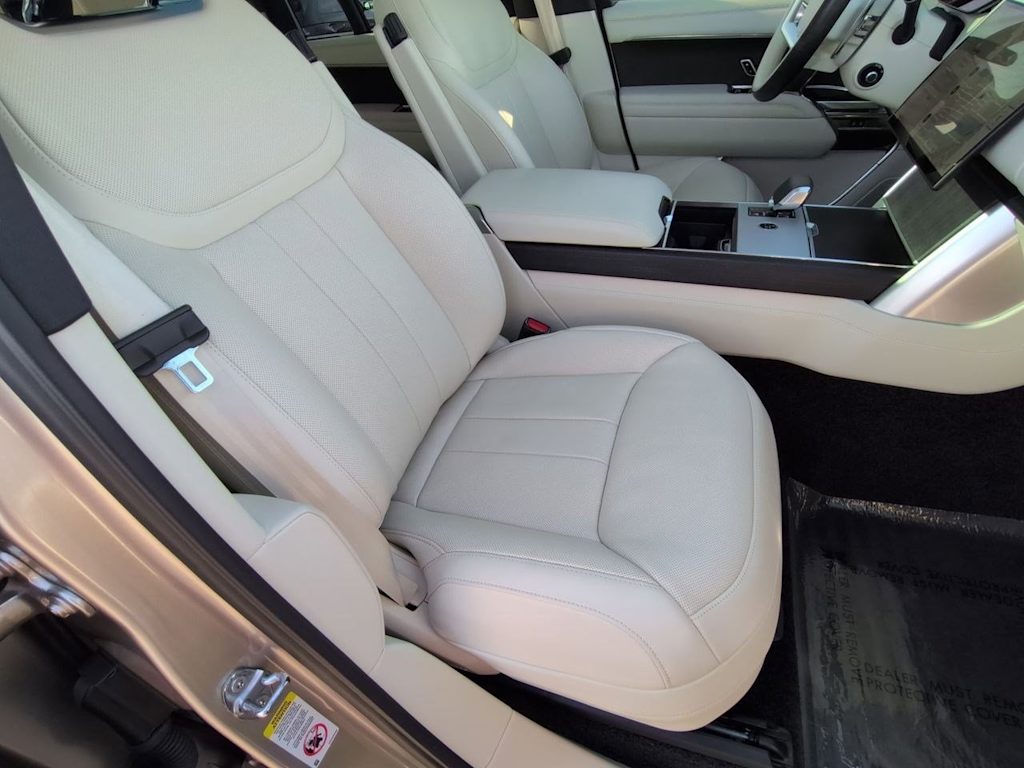 Thumbnail: 2024 Land Rover Range Rover - 30