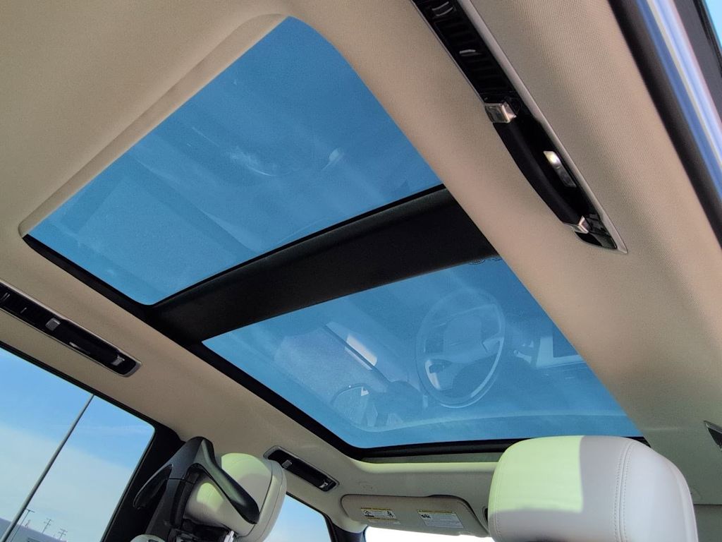 Thumbnail: 2024 Land Rover Range Rover - 29