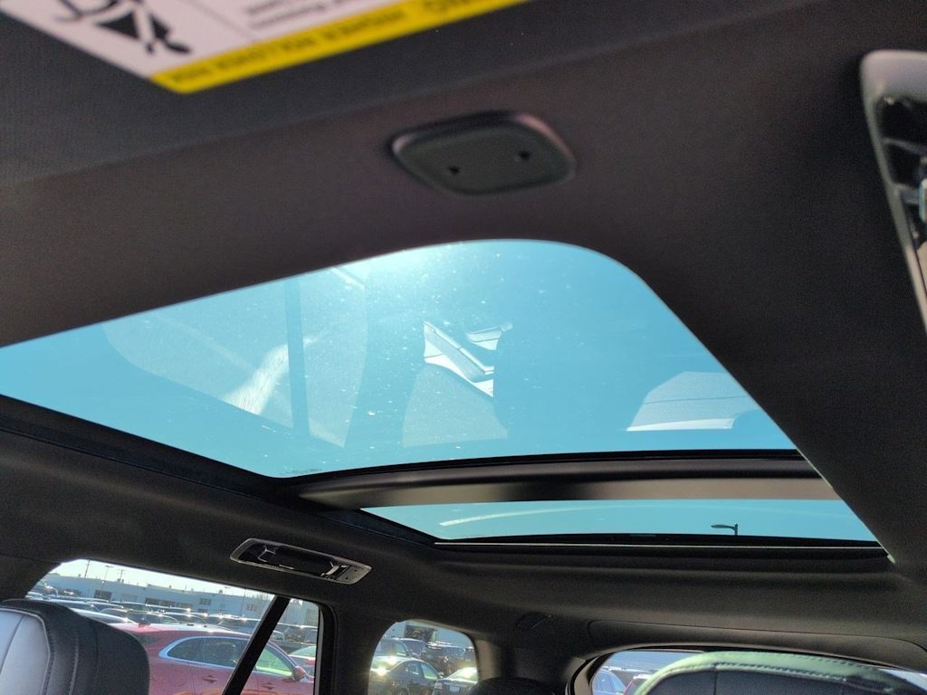 Thumbnail: 2026 Land Rover Range Rover - 25