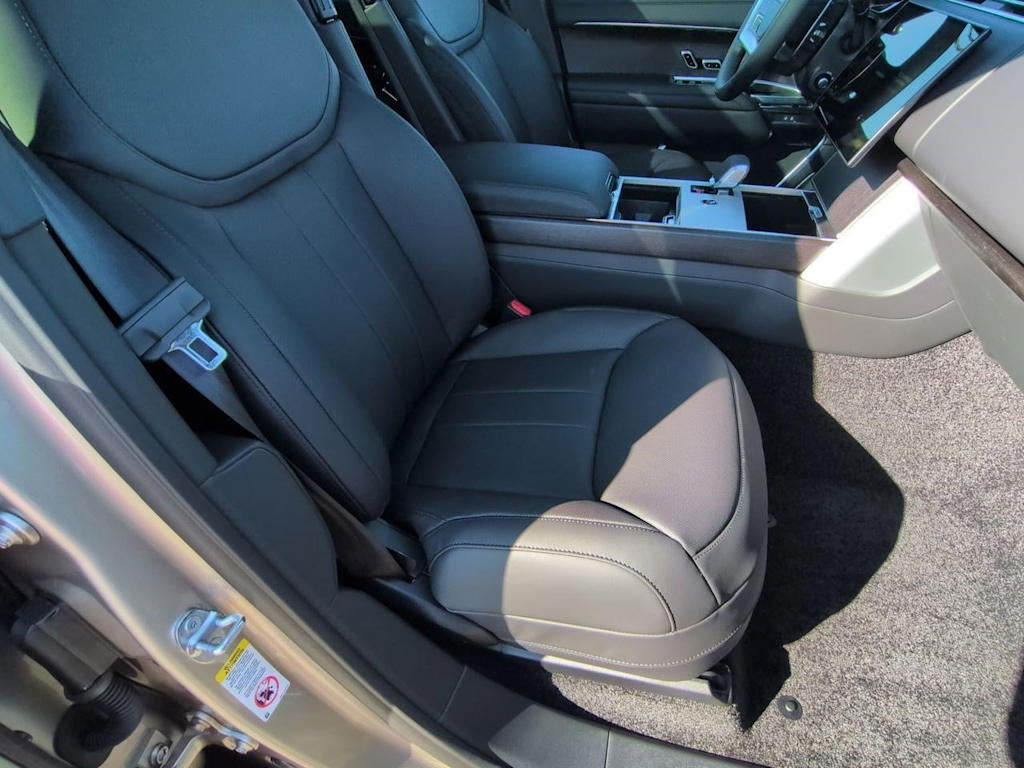 Thumbnail: 2026 Land Rover Range Rover - 12