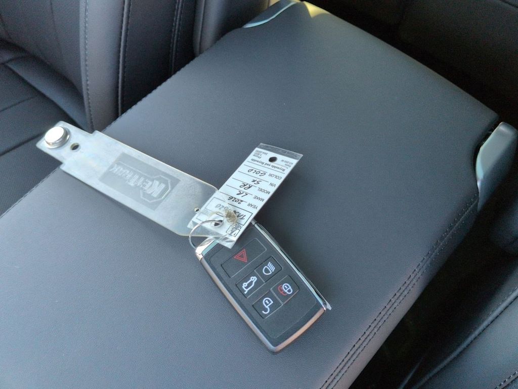 Thumbnail: 2026 Land Rover Range Rover - 17