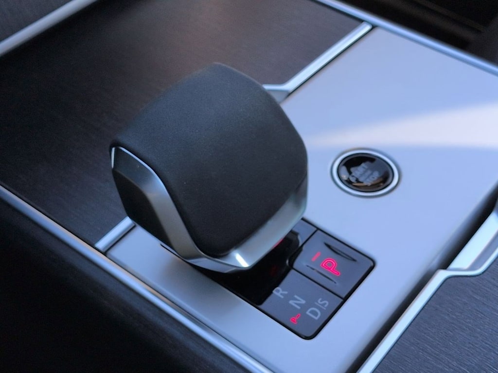 Thumbnail: 2026 Land Rover Range Rover - 37