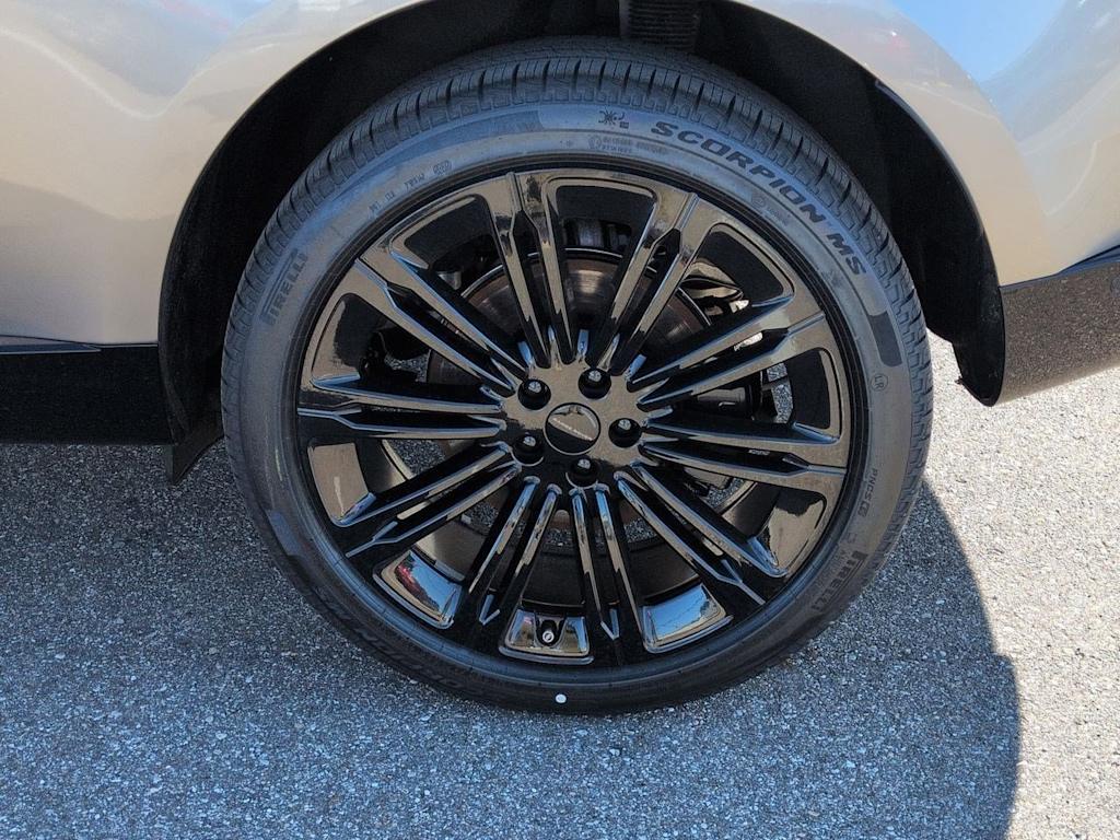 Thumbnail: 2026 Land Rover Range Rover - 8