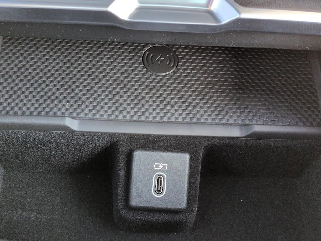 Thumbnail: 2026 Land Rover Range Rover - 36