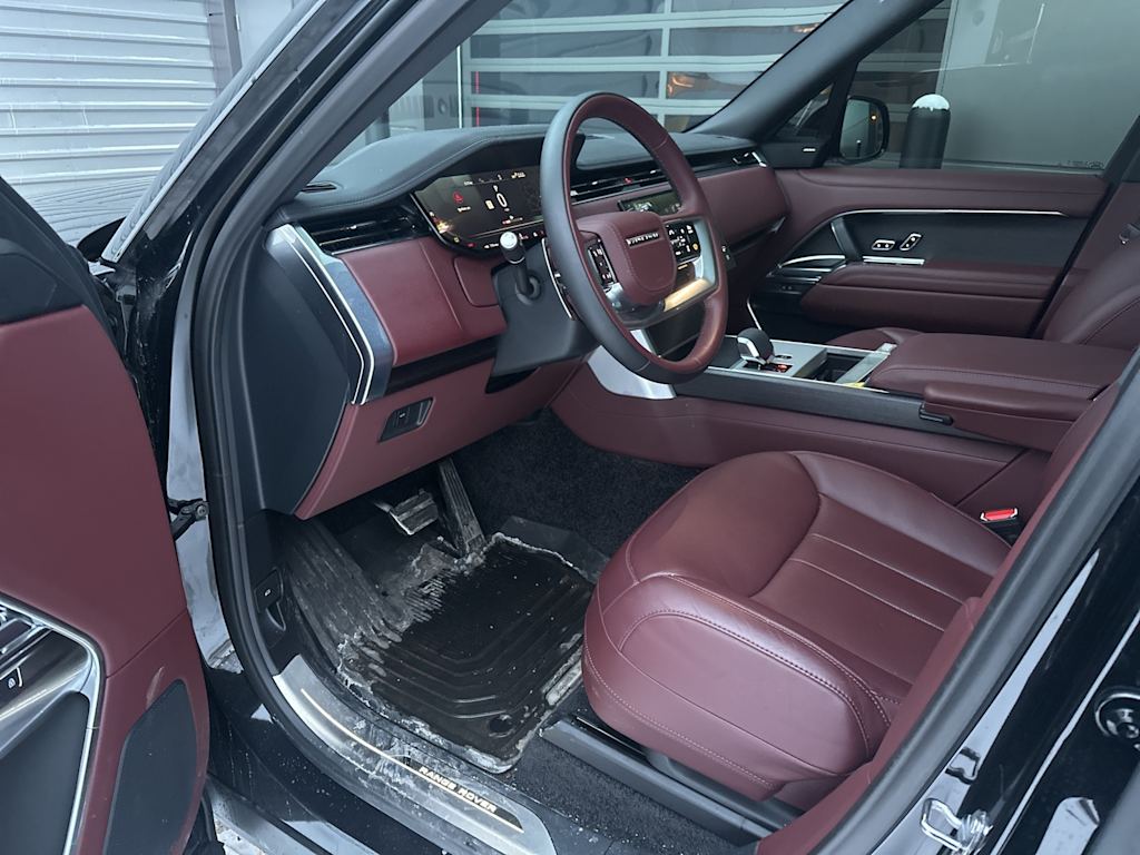 Thumbnail: 2025 Land Rover Range Rover - 21