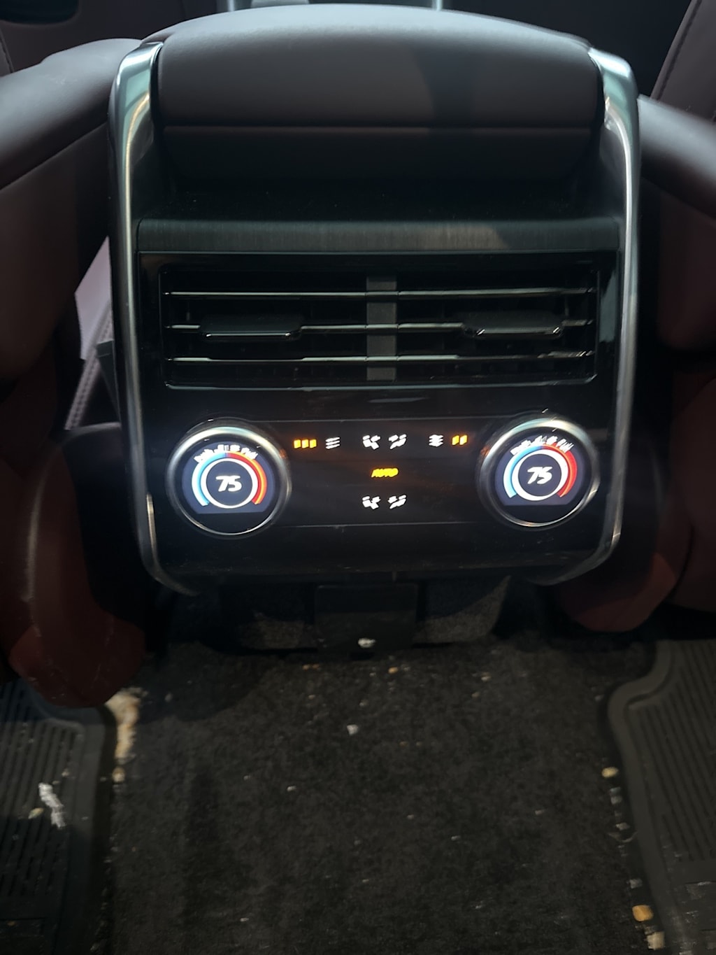 Thumbnail: 2025 Land Rover Range Rover - 24