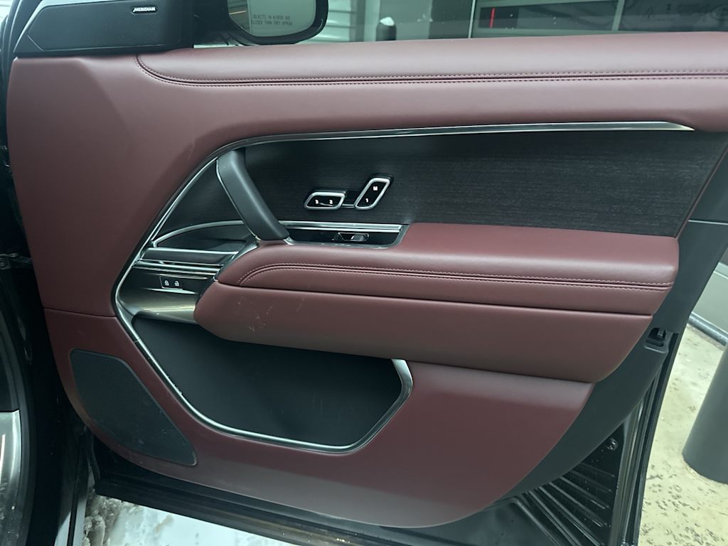 Thumbnail: 2025 Land Rover Range Rover - 17