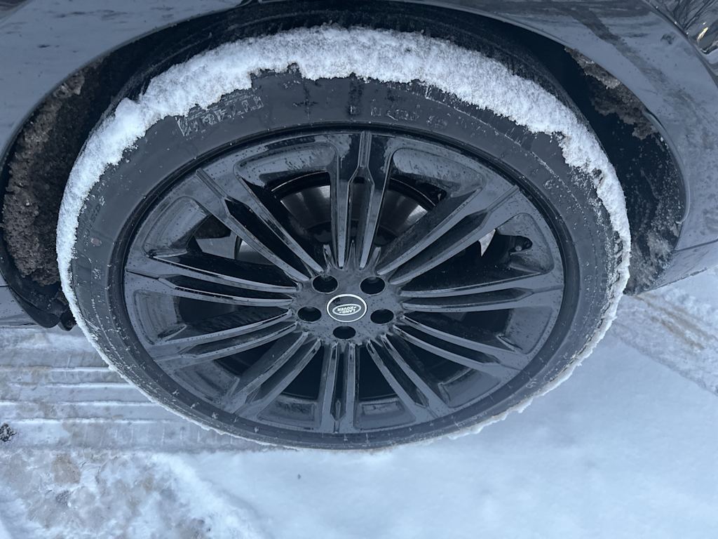 Thumbnail: 2025 Land Rover Range Rover - 15