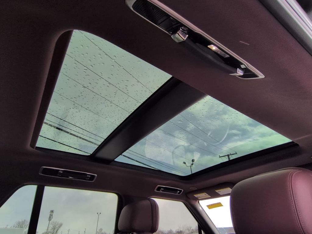 Thumbnail: 2025 Land Rover Range Rover - 28