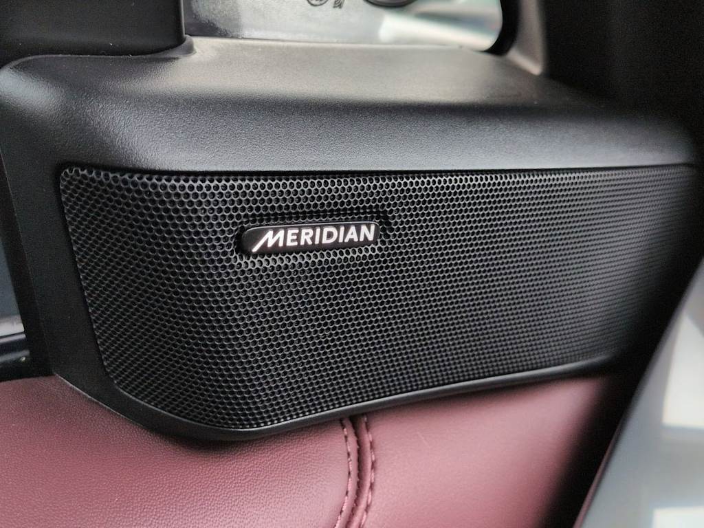 Thumbnail: 2025 Land Rover Range Rover - 33