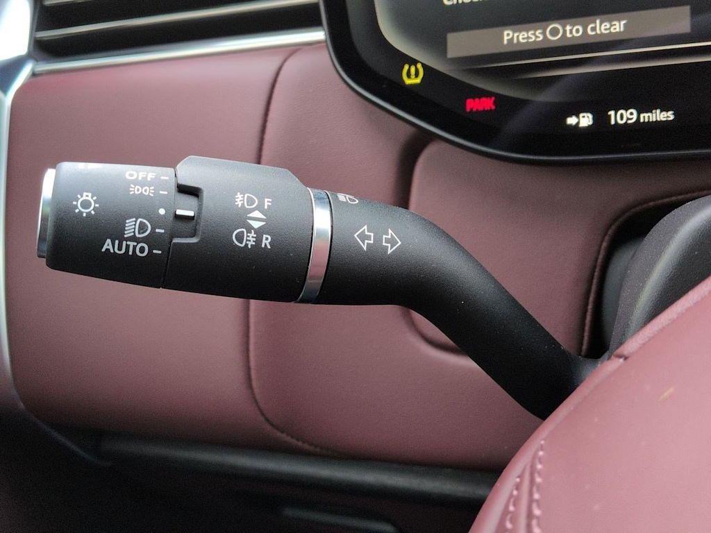 Thumbnail: 2025 Land Rover Range Rover - 32