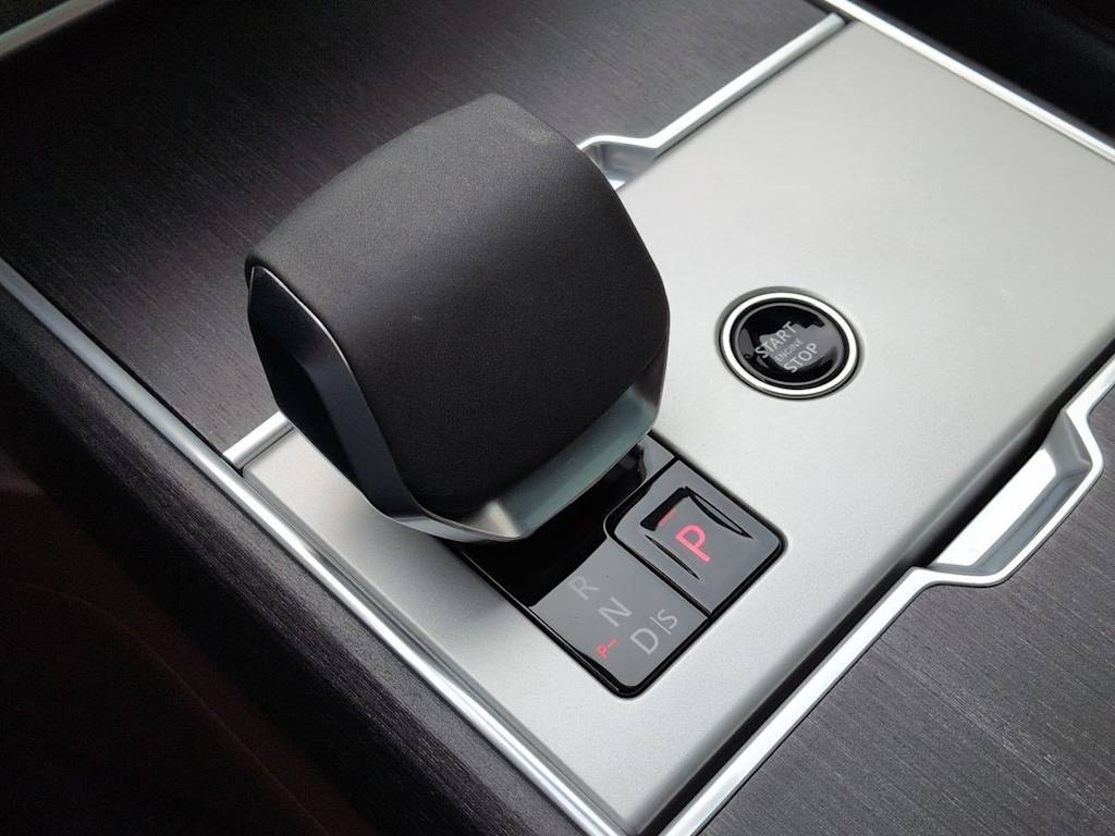 Thumbnail: 2025 Land Rover Range Rover - 35