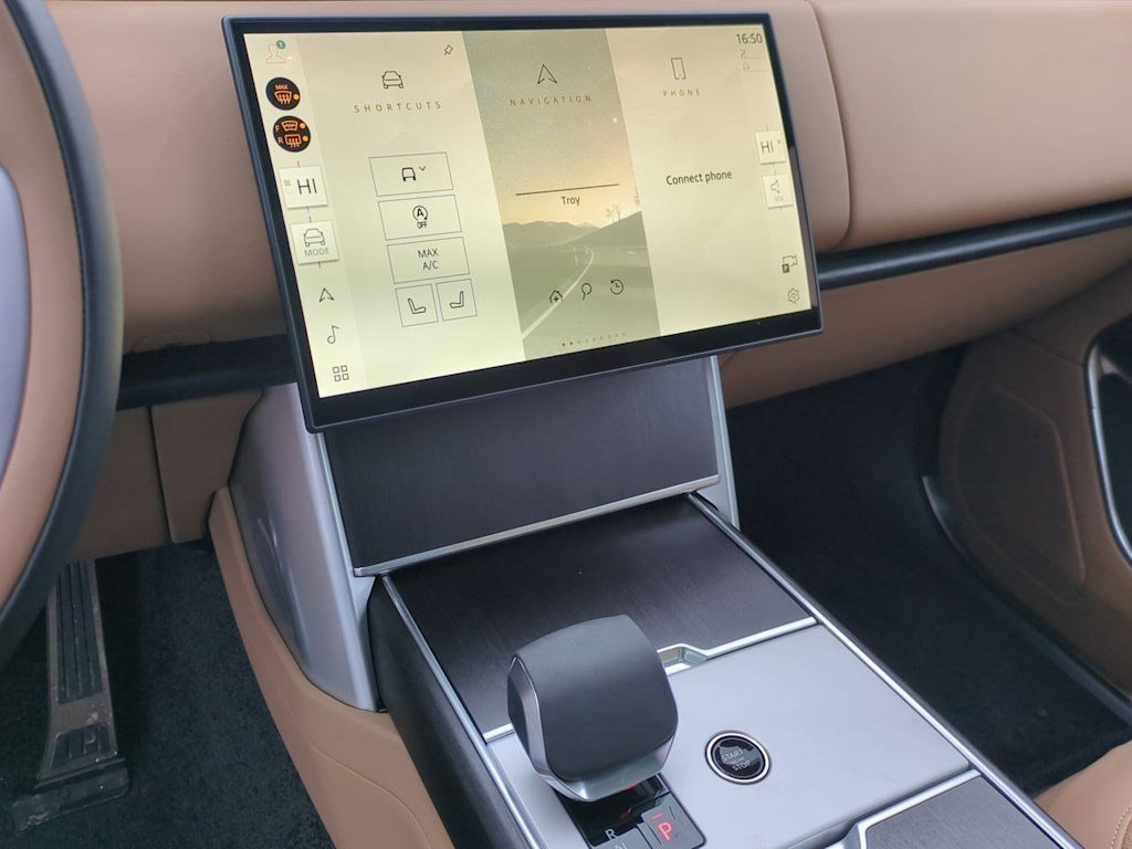 Thumbnail: 2026 Land Rover Range Rover - 32