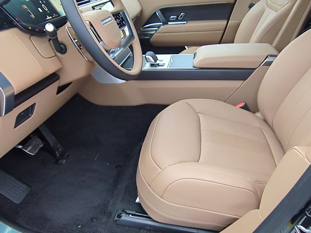 Thumbnail: 2026 Land Rover Range Rover - 10