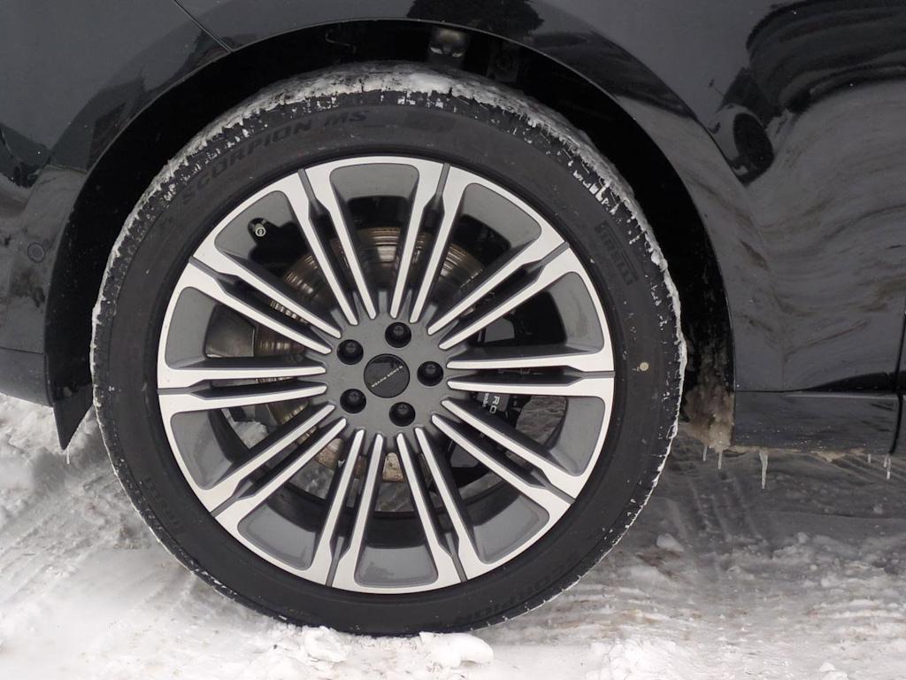 Thumbnail: 2026 Land Rover Range Rover - 8