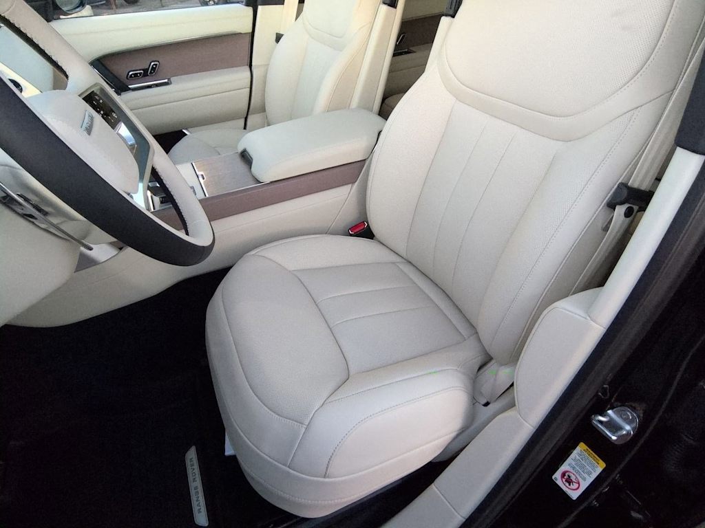 Thumbnail: 2026 Land Rover Range Rover - 10