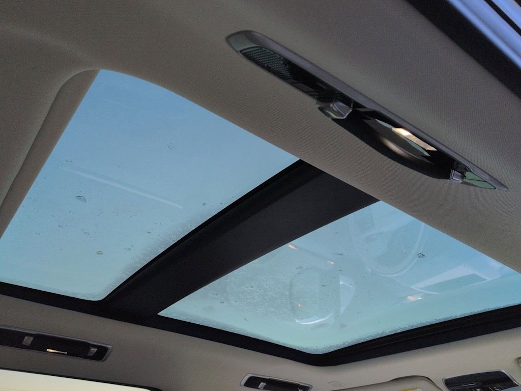 Thumbnail: 2026 Land Rover Range Rover - 28