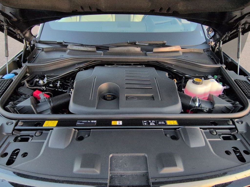 Thumbnail: 2026 Land Rover Range Rover - 8