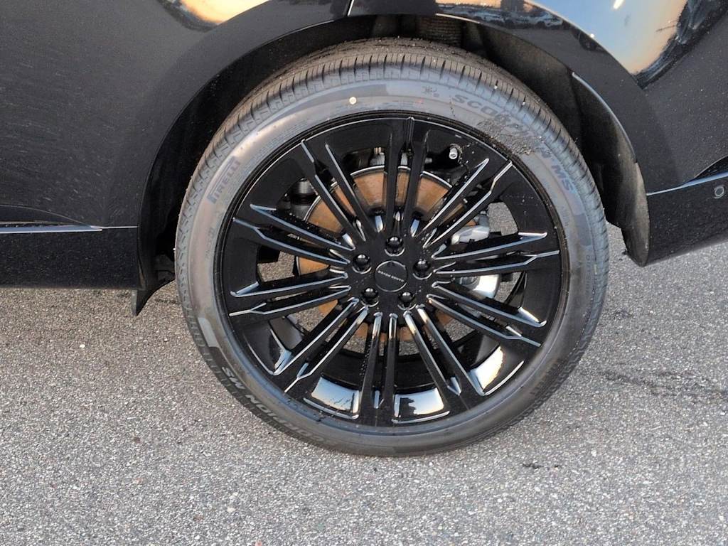 Thumbnail: 2026 Land Rover Range Rover - 7