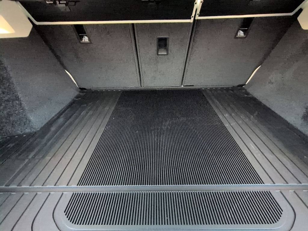 Thumbnail: 2026 Land Rover Range Rover - 15