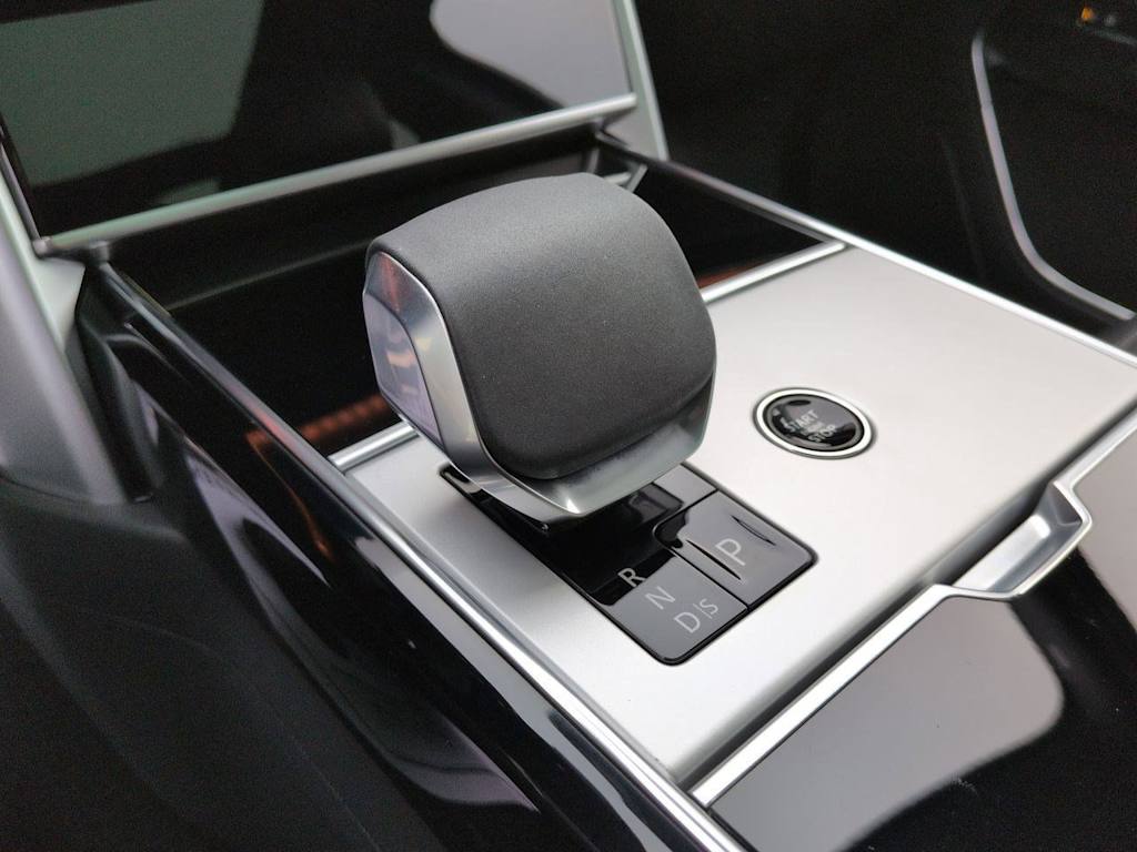 Thumbnail: 2026 Land Rover Range Rover - 14