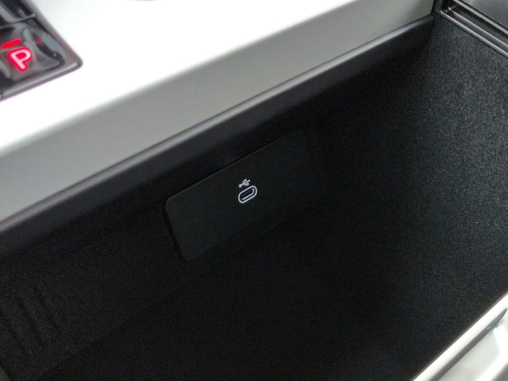 Thumbnail: 2026 Land Rover Range Rover - 35