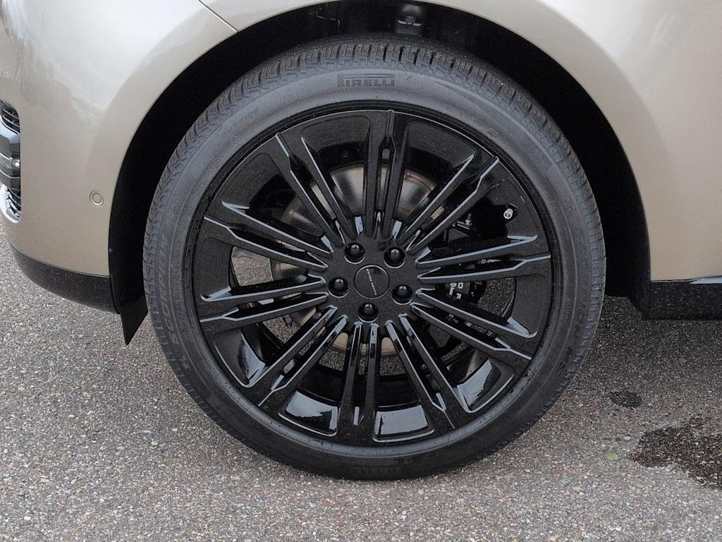 Thumbnail: 2026 Land Rover Range Rover - 8