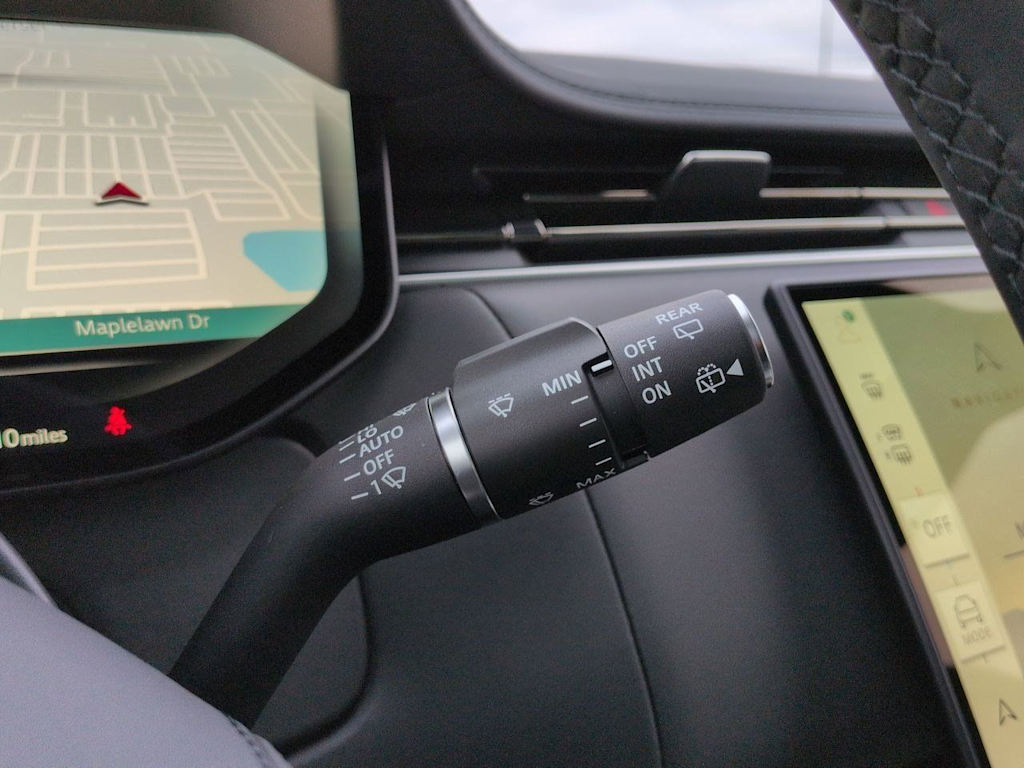 Thumbnail: 2026 Land Rover Range Rover - 31