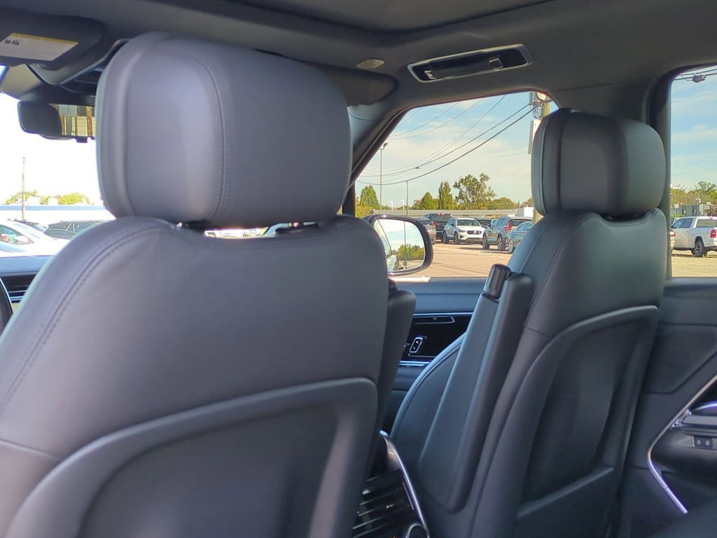 Thumbnail: 2024 Land Rover Range Rover - 10