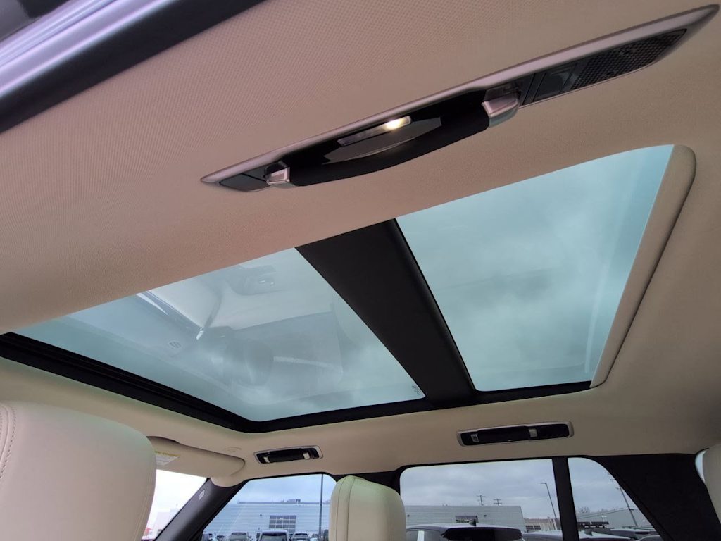 Thumbnail: 2024 Land Rover Range Rover - 28