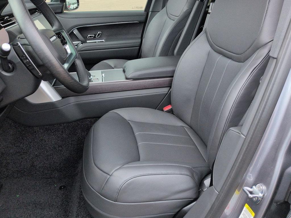 Thumbnail: 2026 Land Rover Range Rover - 11
