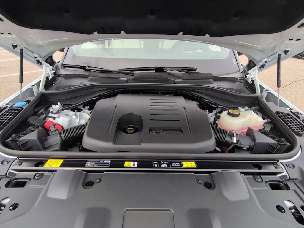 Thumbnail: 2026 Land Rover Range Rover - 9